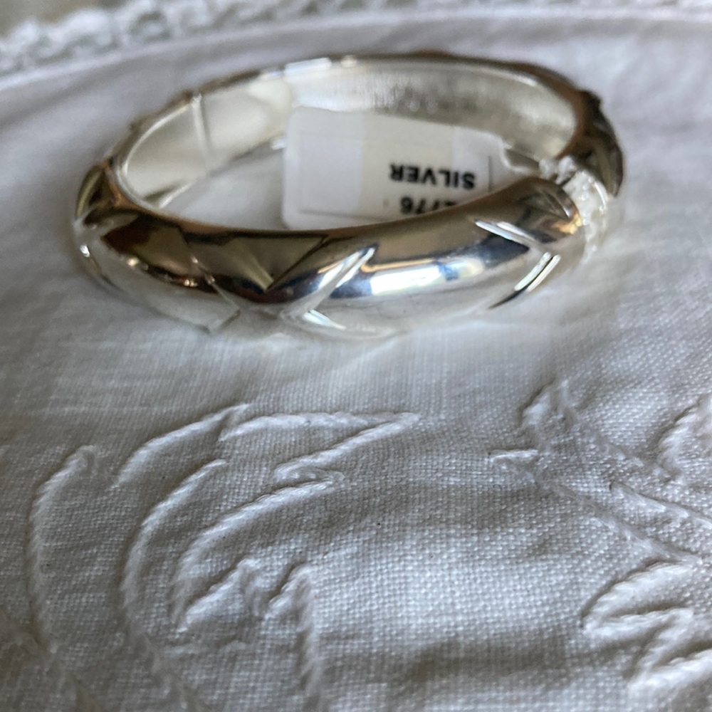 NWOT SEQUIN rd bracelet w/embossed “x” around it. $30 - Picture 2 of 5